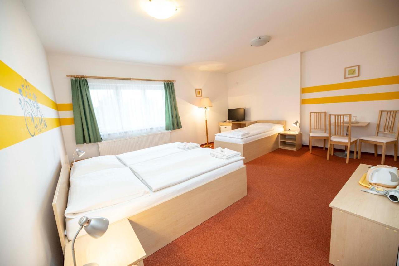 Pension Fontana Poděbrady Esterno foto