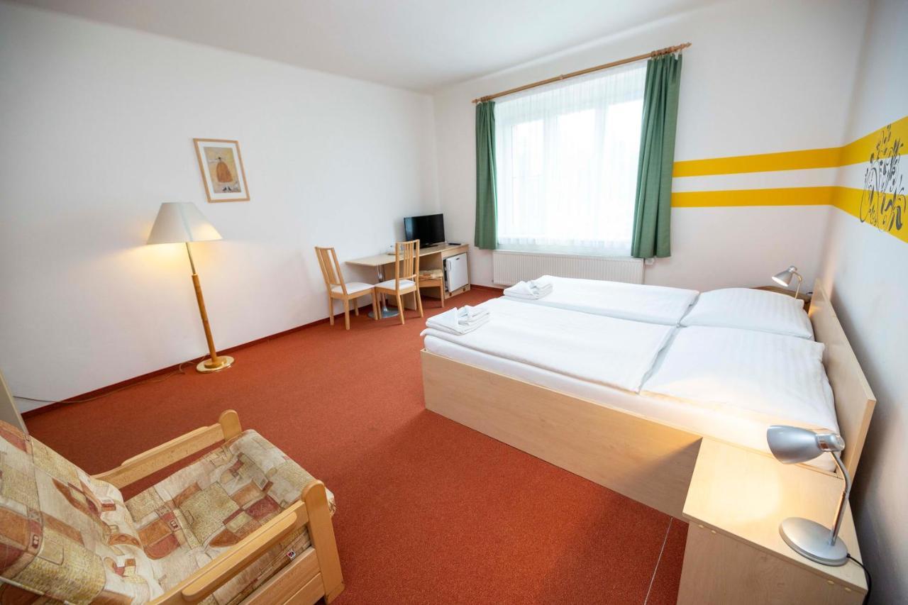 Pension Fontana Poděbrady Esterno foto