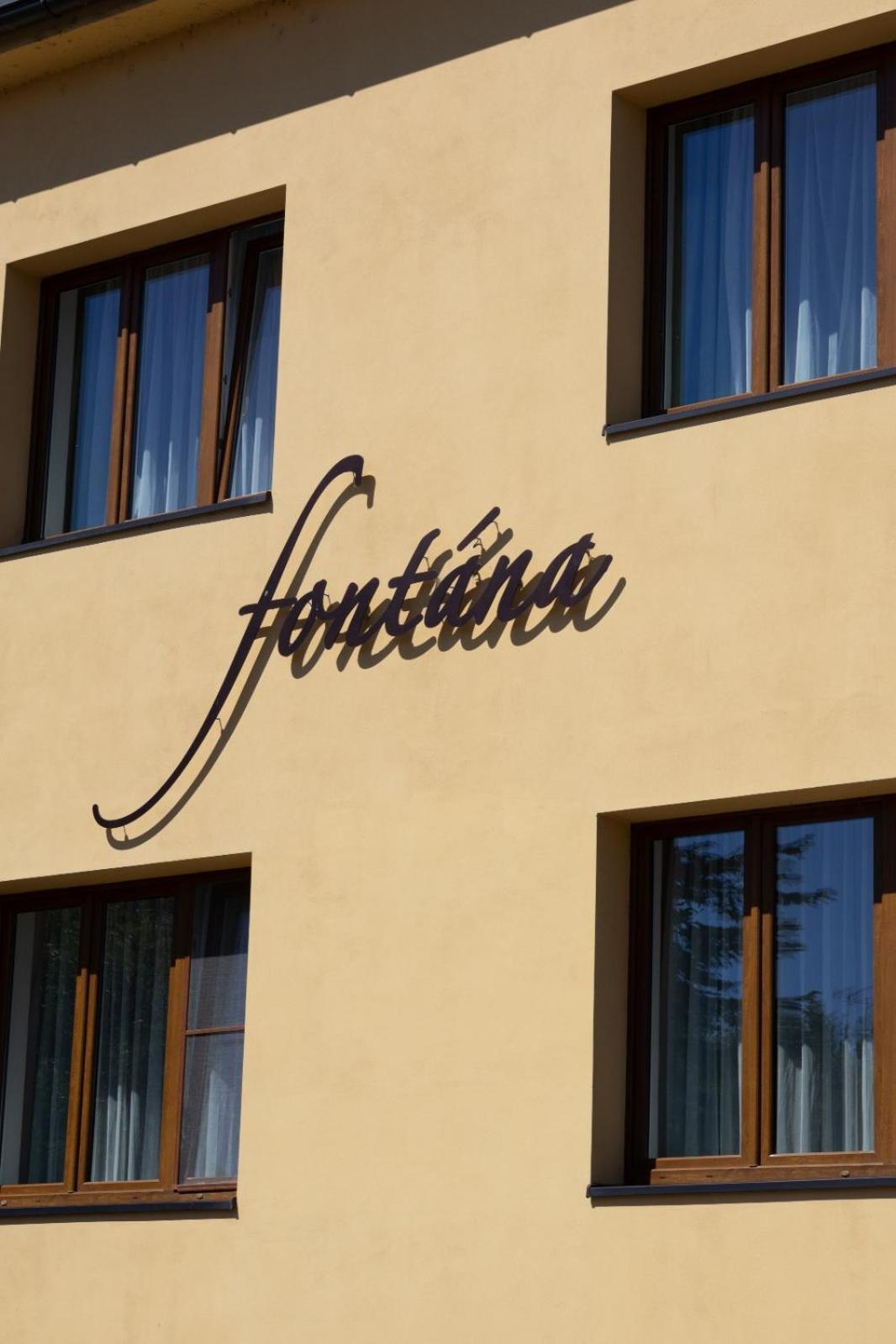 Pension Fontana Poděbrady Esterno foto